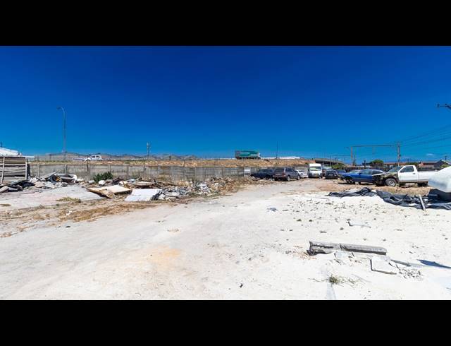 9,923M² WAREHOUSE FOR SALE IN BRACKENFELL INDUSTRIAL